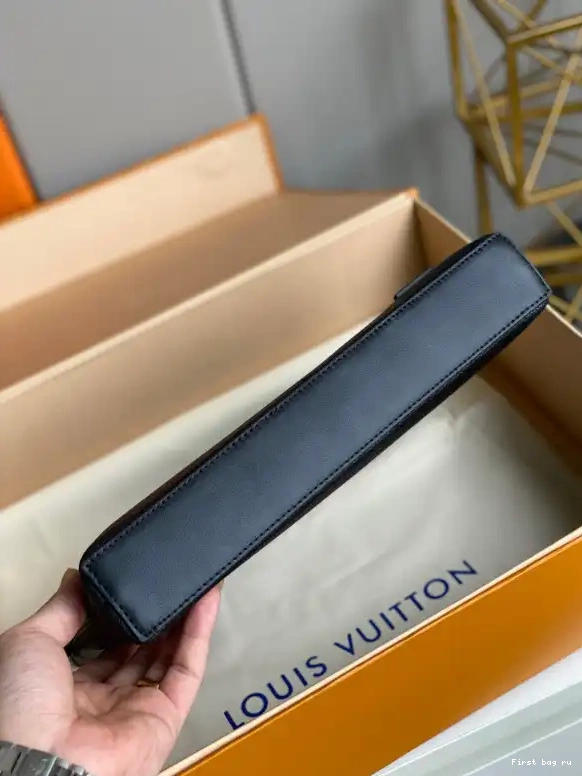 First bag ru LOUIS IPAD VUITTON POUCH 0520